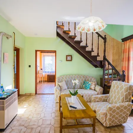 Apartament Fenyves *