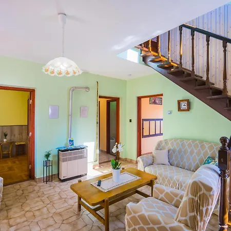 Fenyves Апартаменты Шиофок