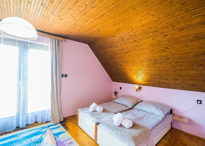 Fenyves דירה שיופוק