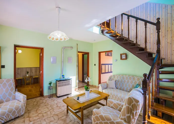 Fenyves דירה שיופוק