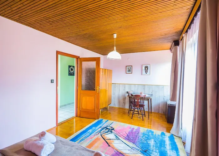 Fenyves שיופוק